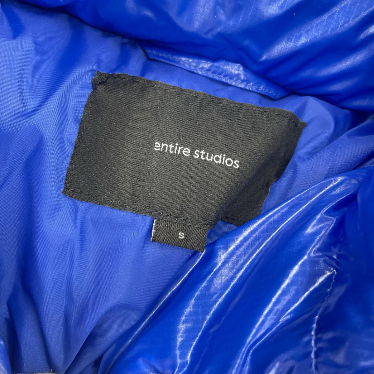 ダウンジャケット Entire Studios PFD V2 PUFFER S S ブルー
