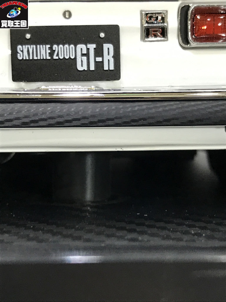 1/18スケール 日産 スカイライン 2000 GT-R (KPGC10) 白 スケールカー