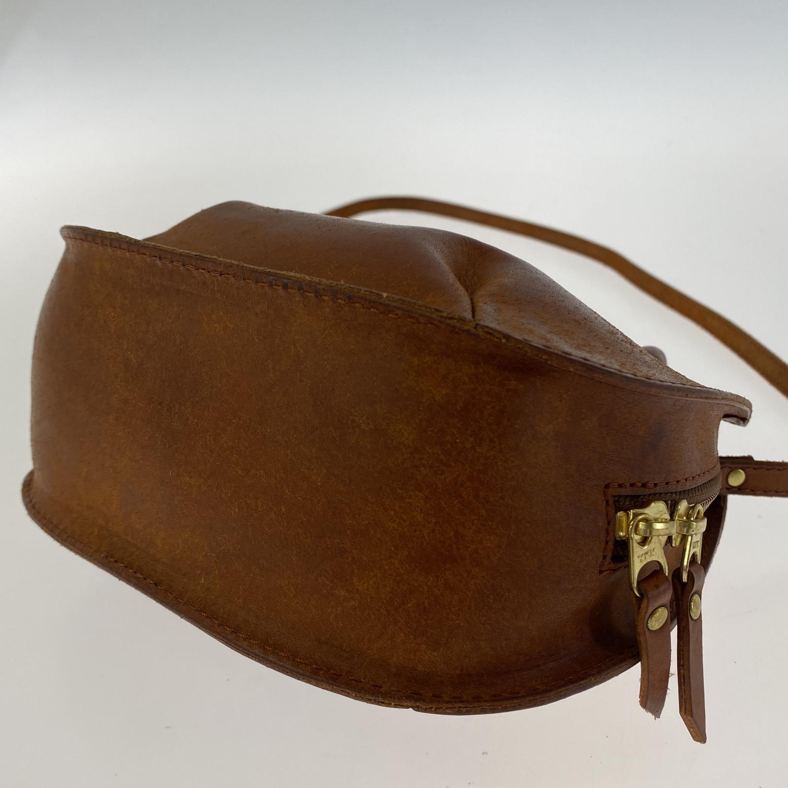 ショルダーバッグ Ryu HALFMOON HANDLE SHOULDER ブラウン