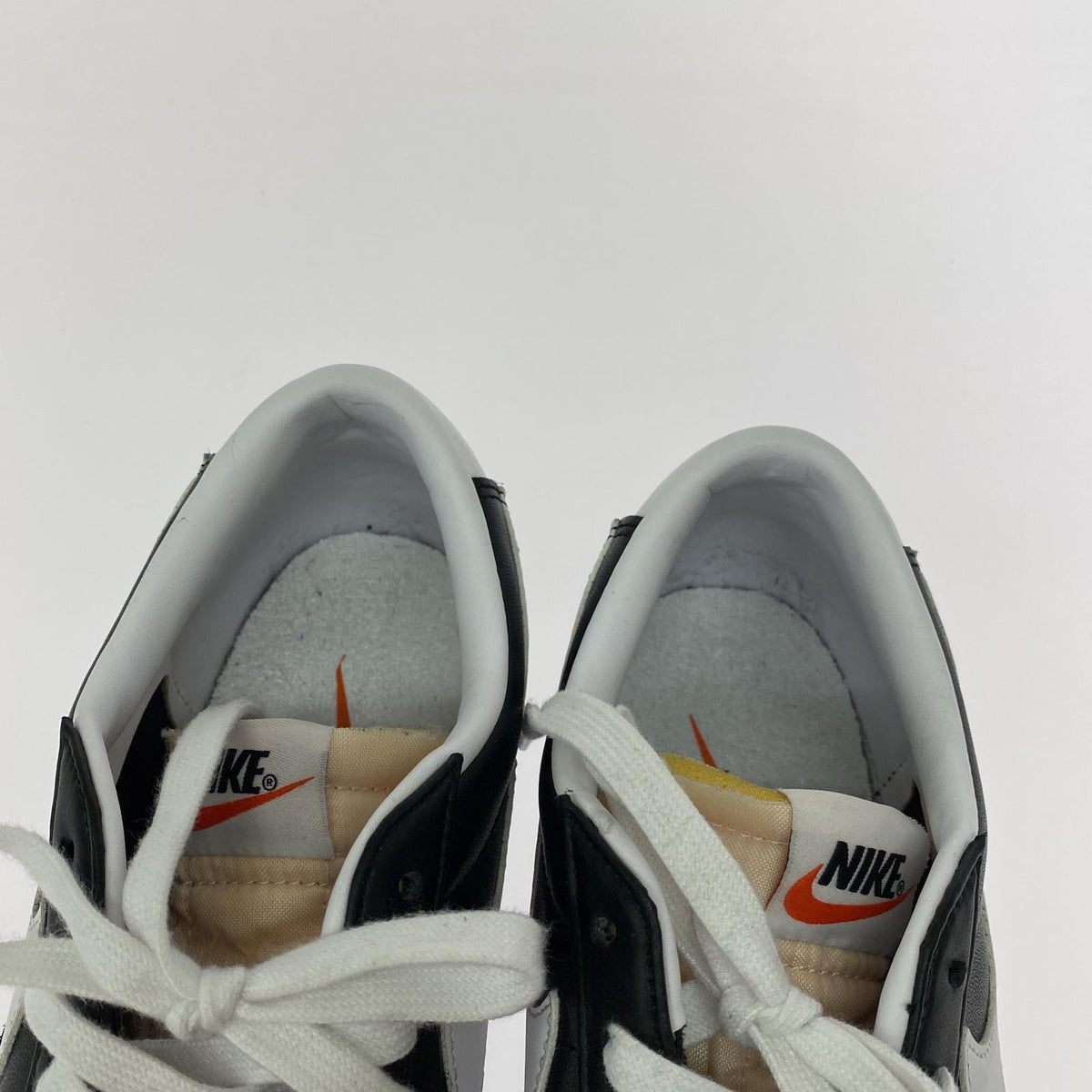 スニーカー NIKE BLAZER LOW '77 VNTG ブラック