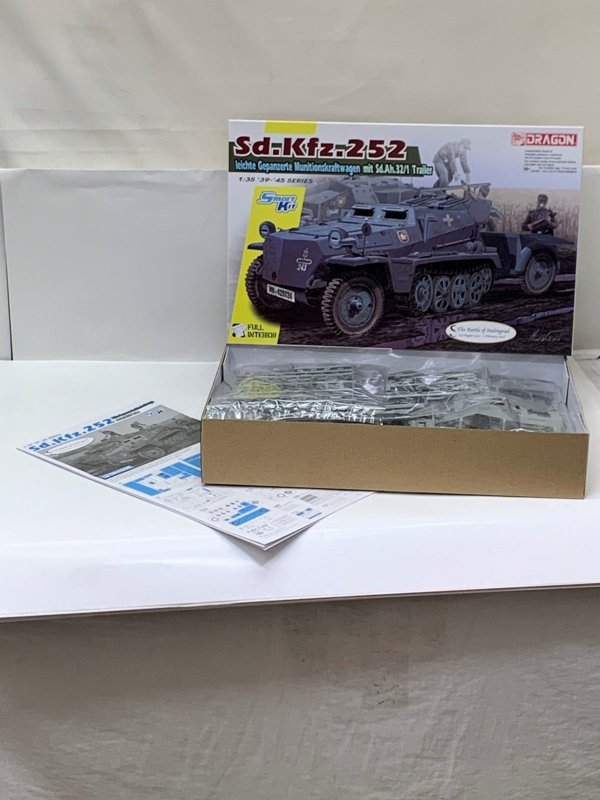1/35 ドラゴン WWII ドイツ軍 Sd.Kfz.252 軽装甲弾薬運搬車 ミリタリープラモ