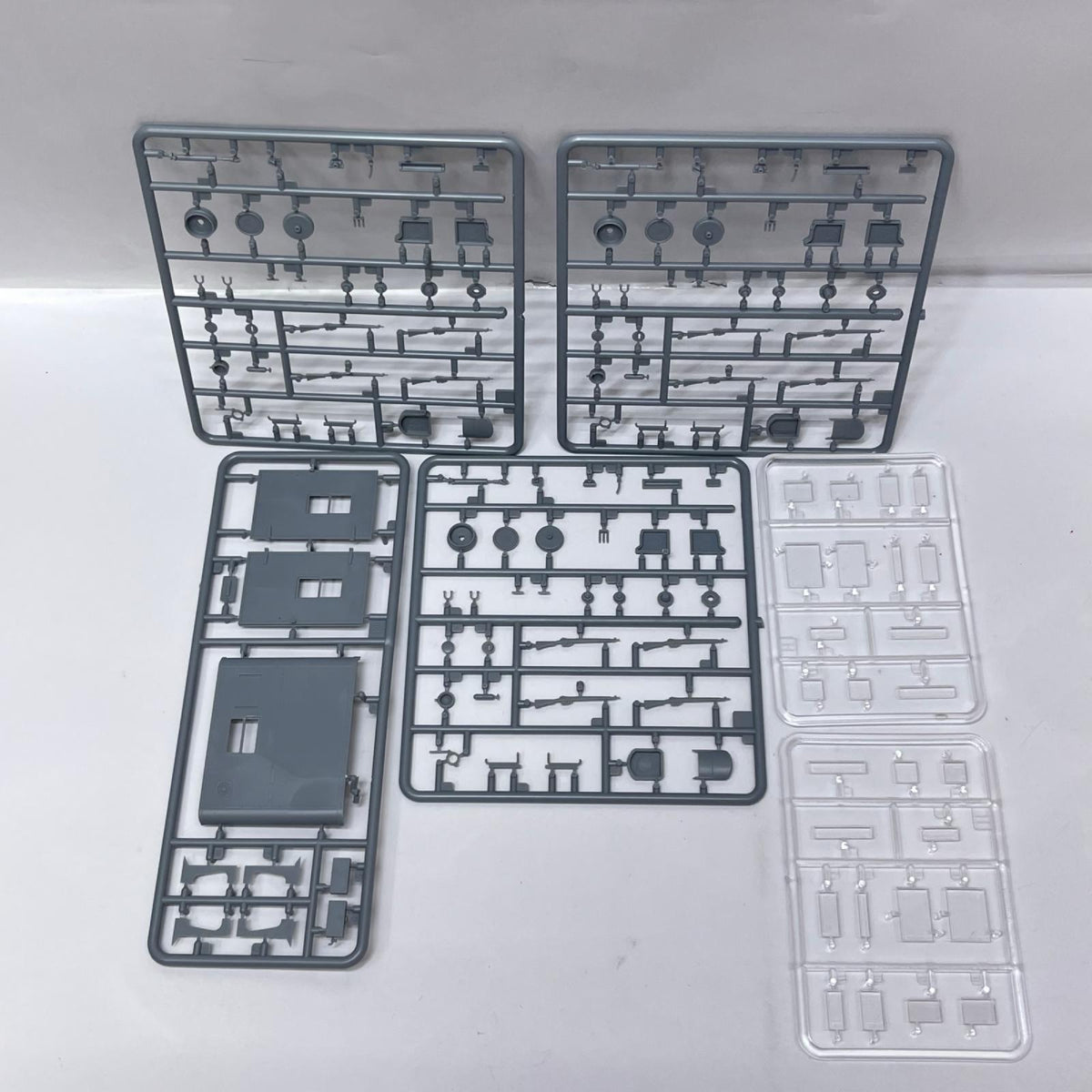 1/35 IBG model シボレー C60L Ambulance 英・シボレーC60L キャブ13野戦救急車 IBGモデルス(IBG Models) ミリタリープラモ