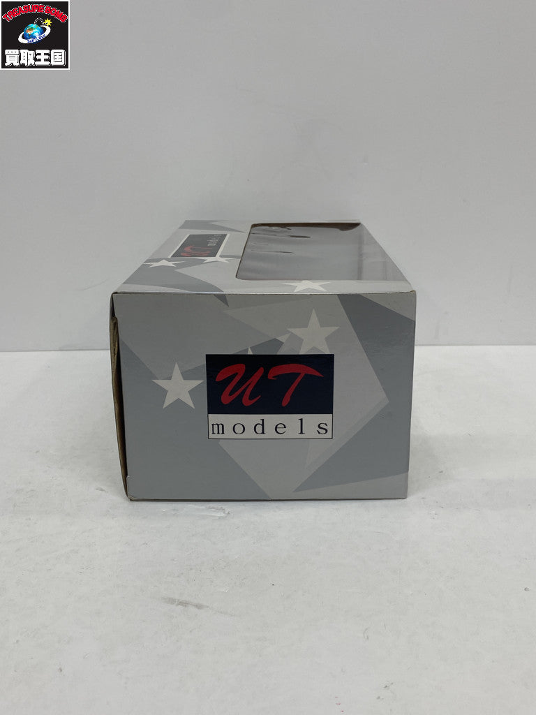 UT 1/18 ポルシェ911GT2 レッド スケールカー