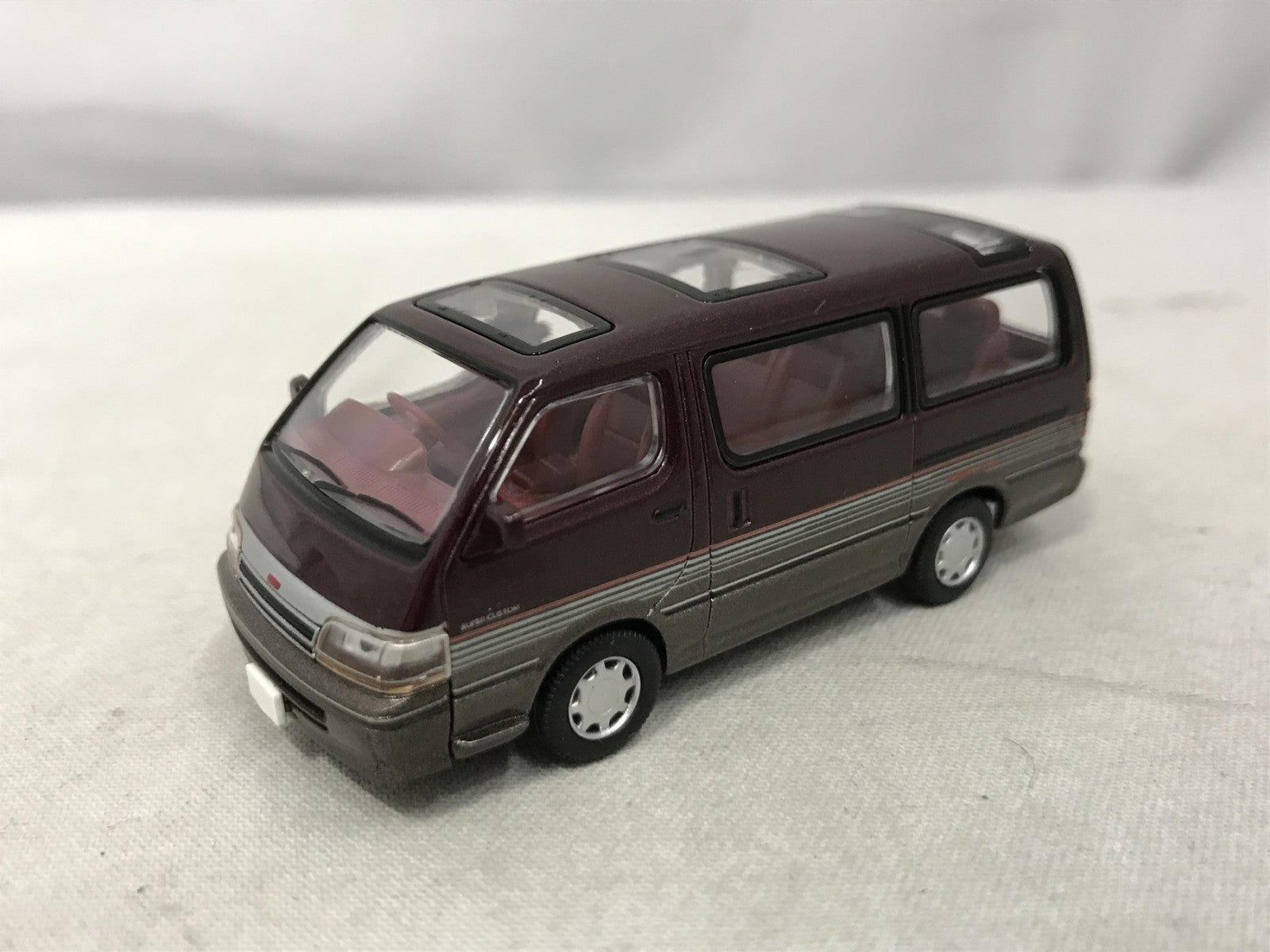LV-N208b ハイエース スーパーカスタム トミカ