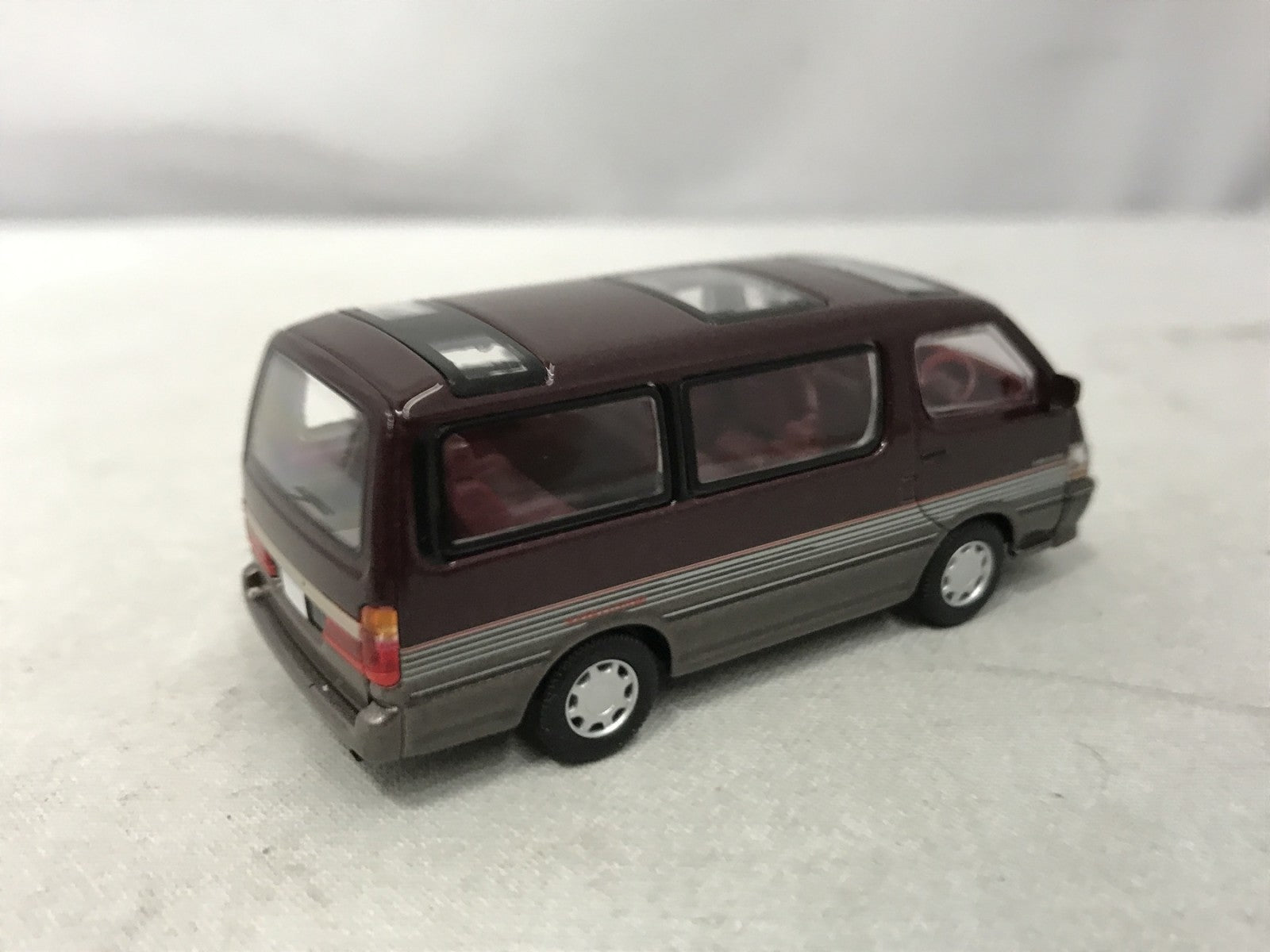 LV-N208b ハイエース スーパーカスタム トミカ