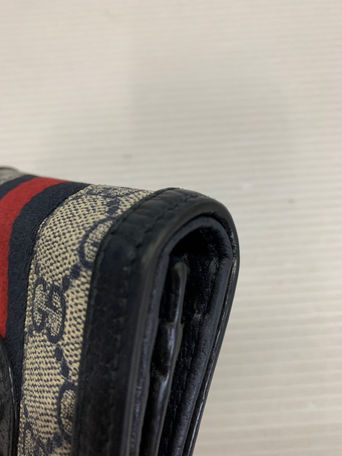 GUCCI オフィディア GGスプリーム 二つ折り財布