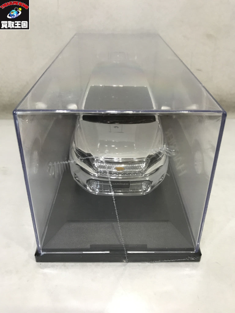 1/30 トヨタ ハリアー メッキ仕様 カラーサンプル