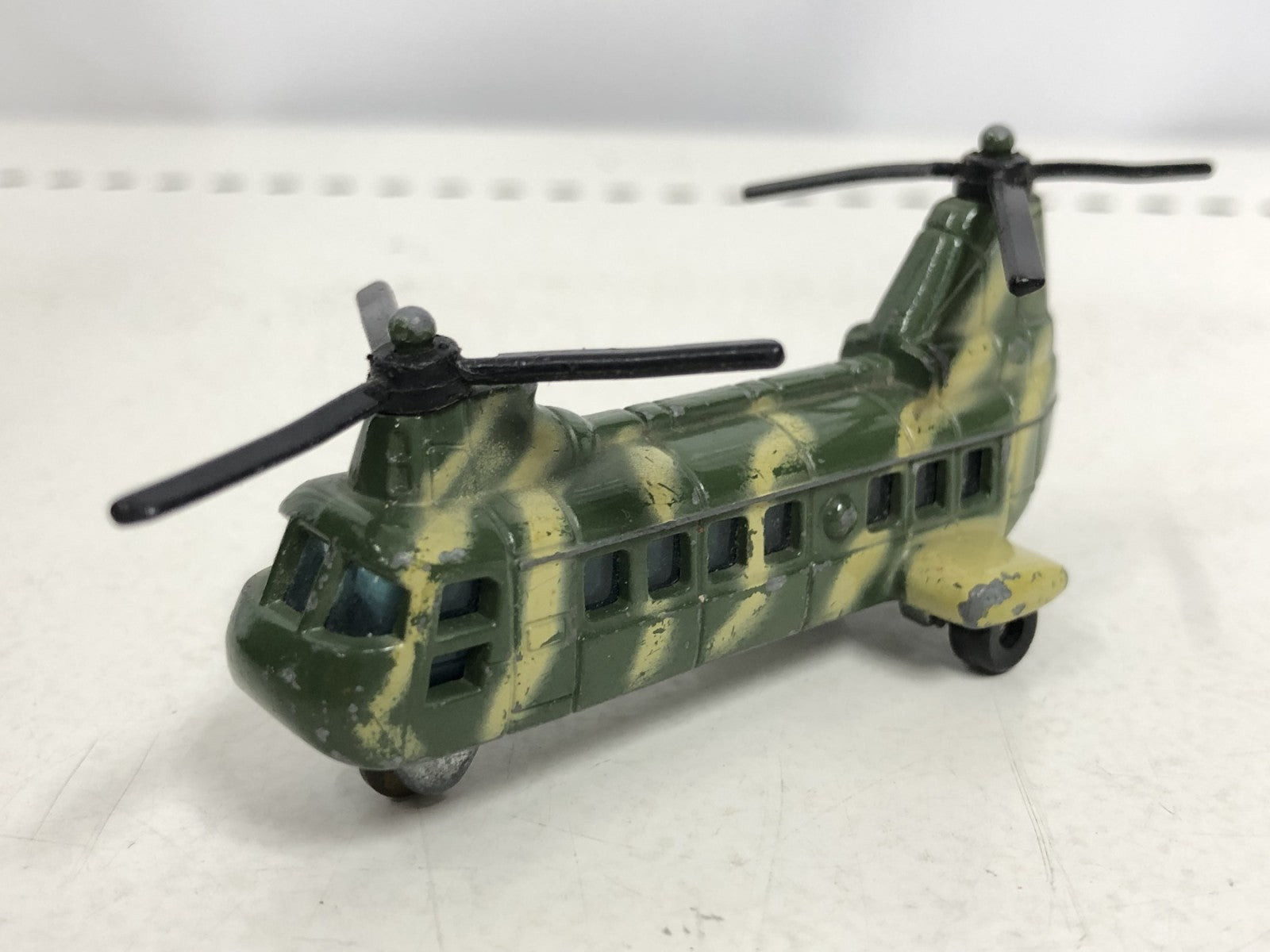 黒箱トミカ 川崎バートル KV107-II 日本製 トミカ