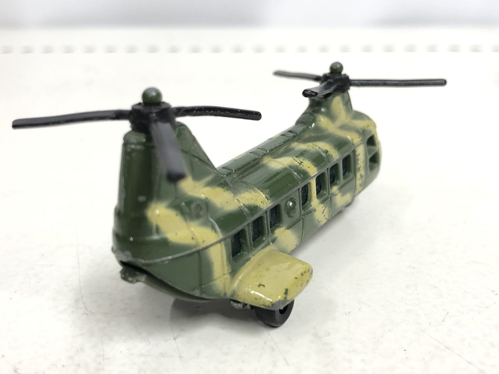 黒箱トミカ 川崎バートル KV107-II 日本製 トミカ