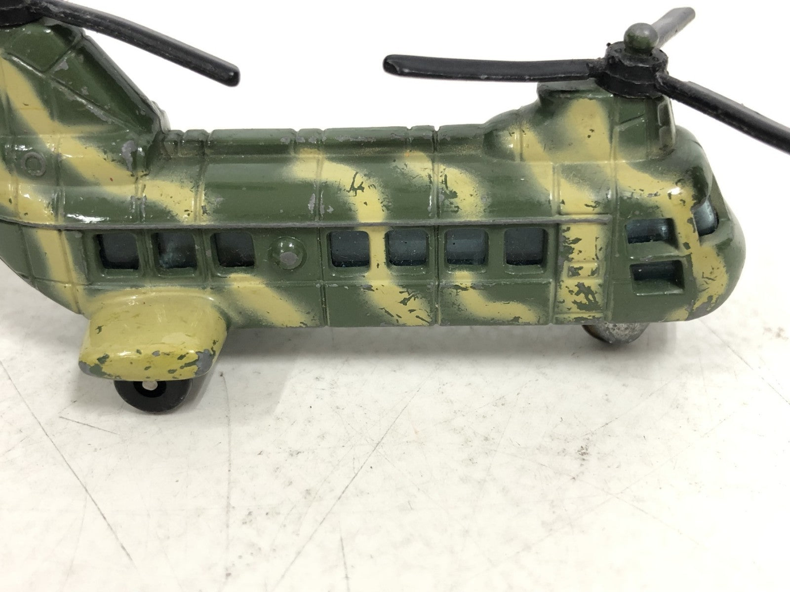 黒箱トミカ 川崎バートル KV107-II 日本製 トミカ
