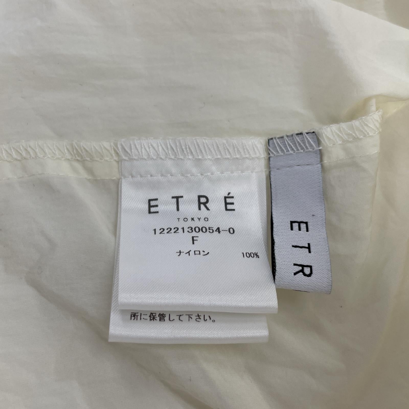 ワンピース ETRE TOKYO. オフホワイト