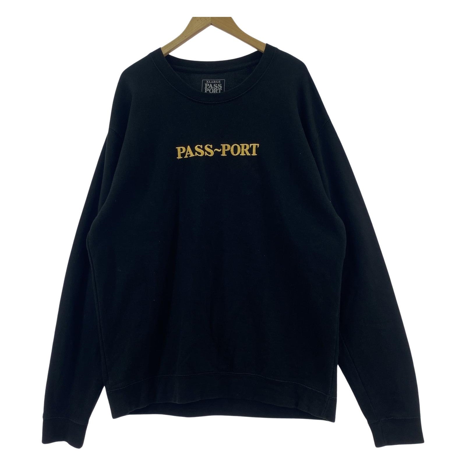 スウェット PASS~PORT 刺繍ロゴ 黒(XL) ブラック