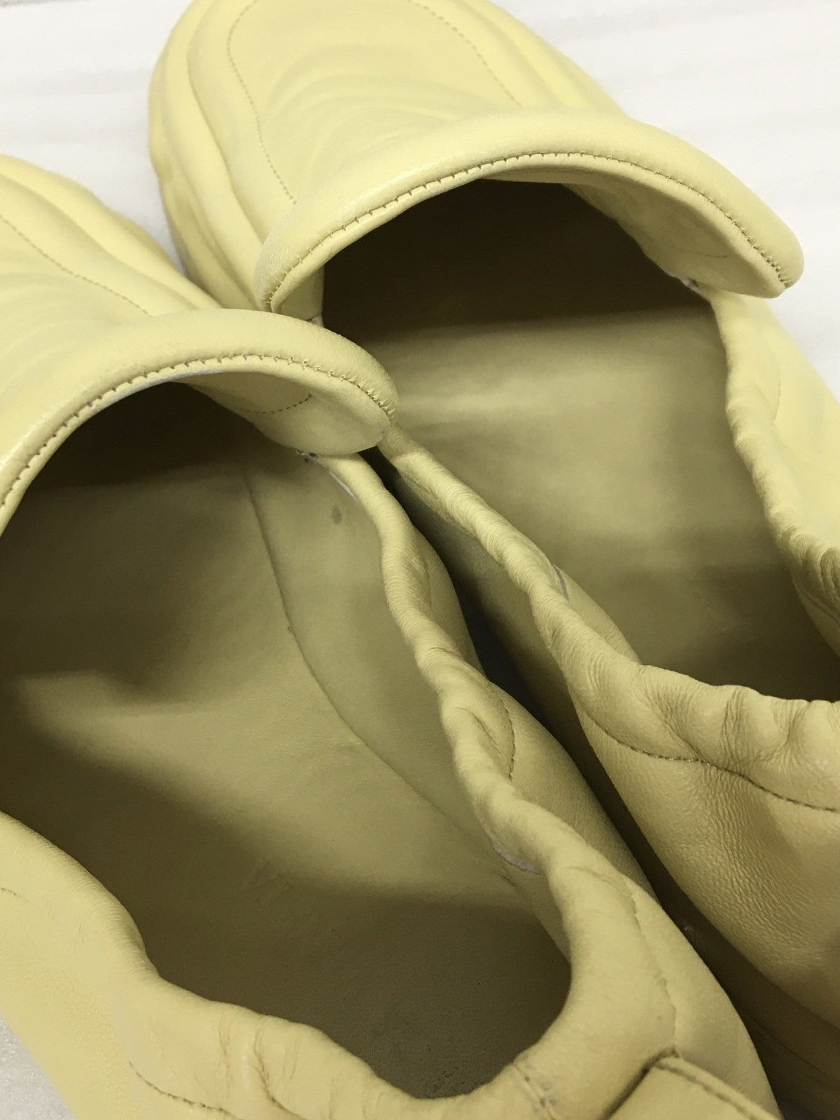 Bottega Veneta GUM SLIPPER (44) MOON BEAM