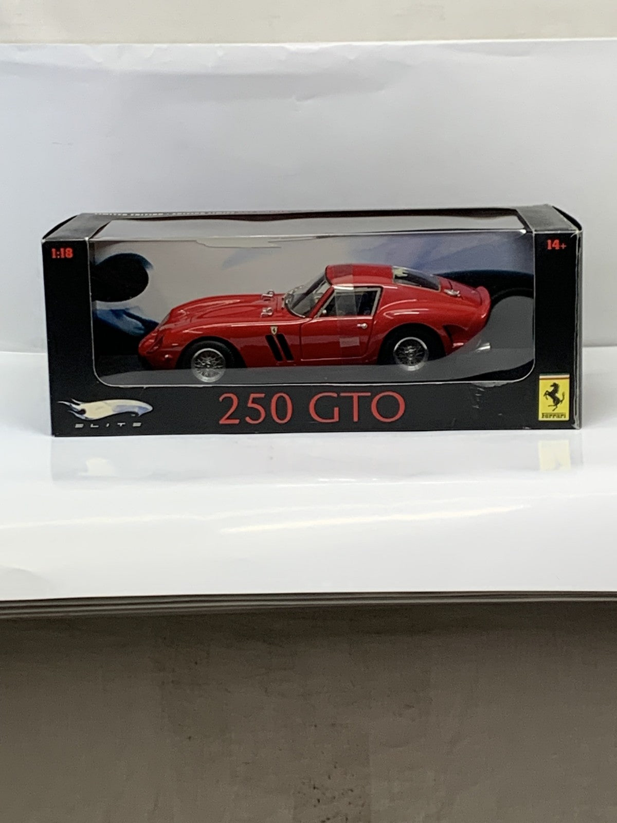 Hot Wheels 1/18 250 GTO LIMITED EDITION スケールカー