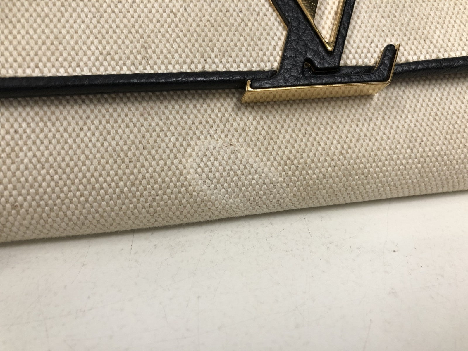 LV ポルトフォイユ・カプシーヌ