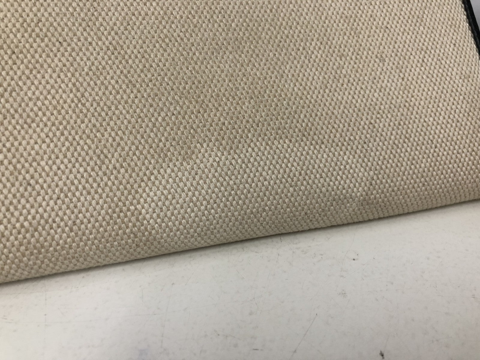 LV ポルトフォイユ・カプシーヌ