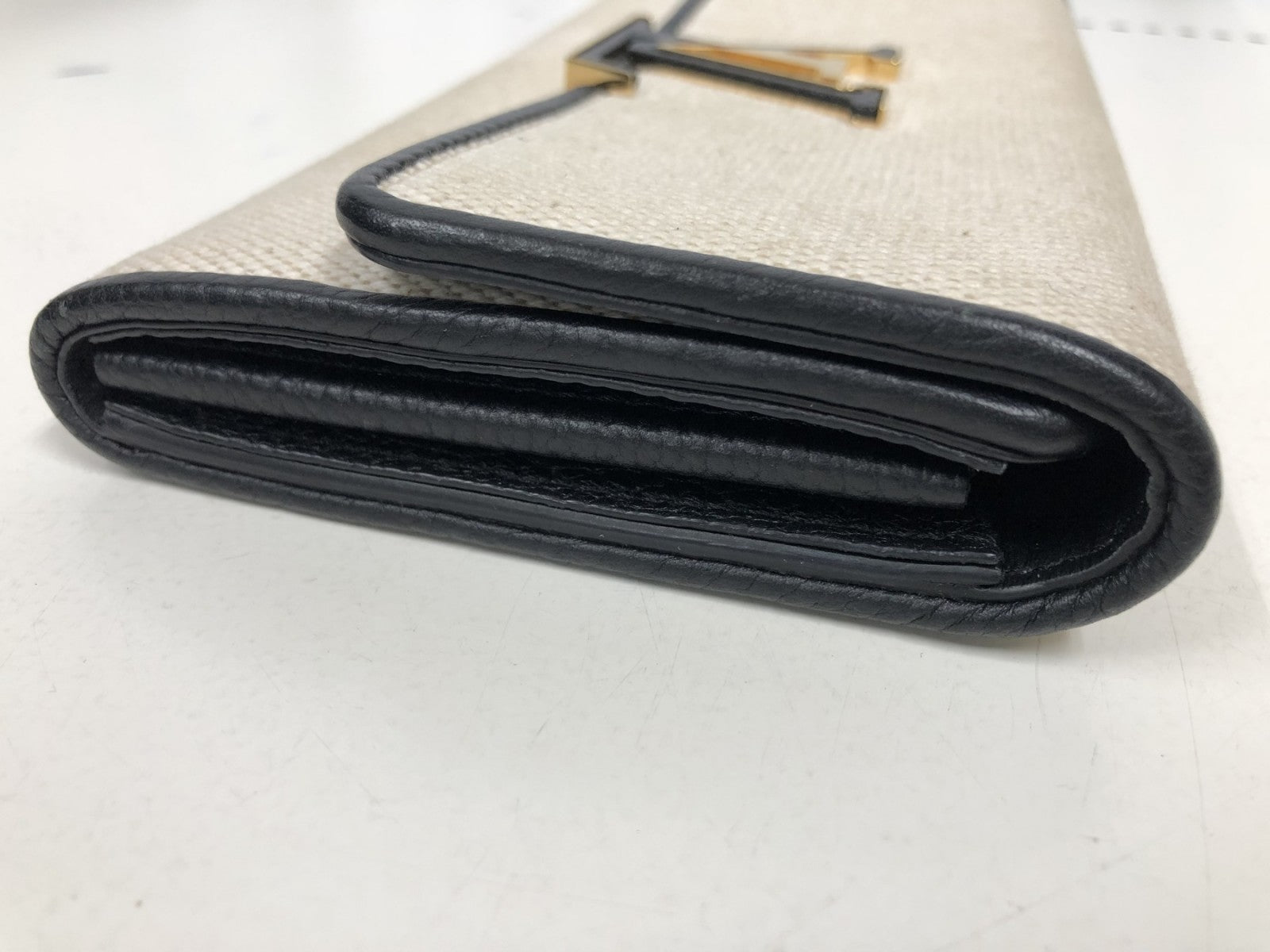 LV ポルトフォイユ・カプシーヌ