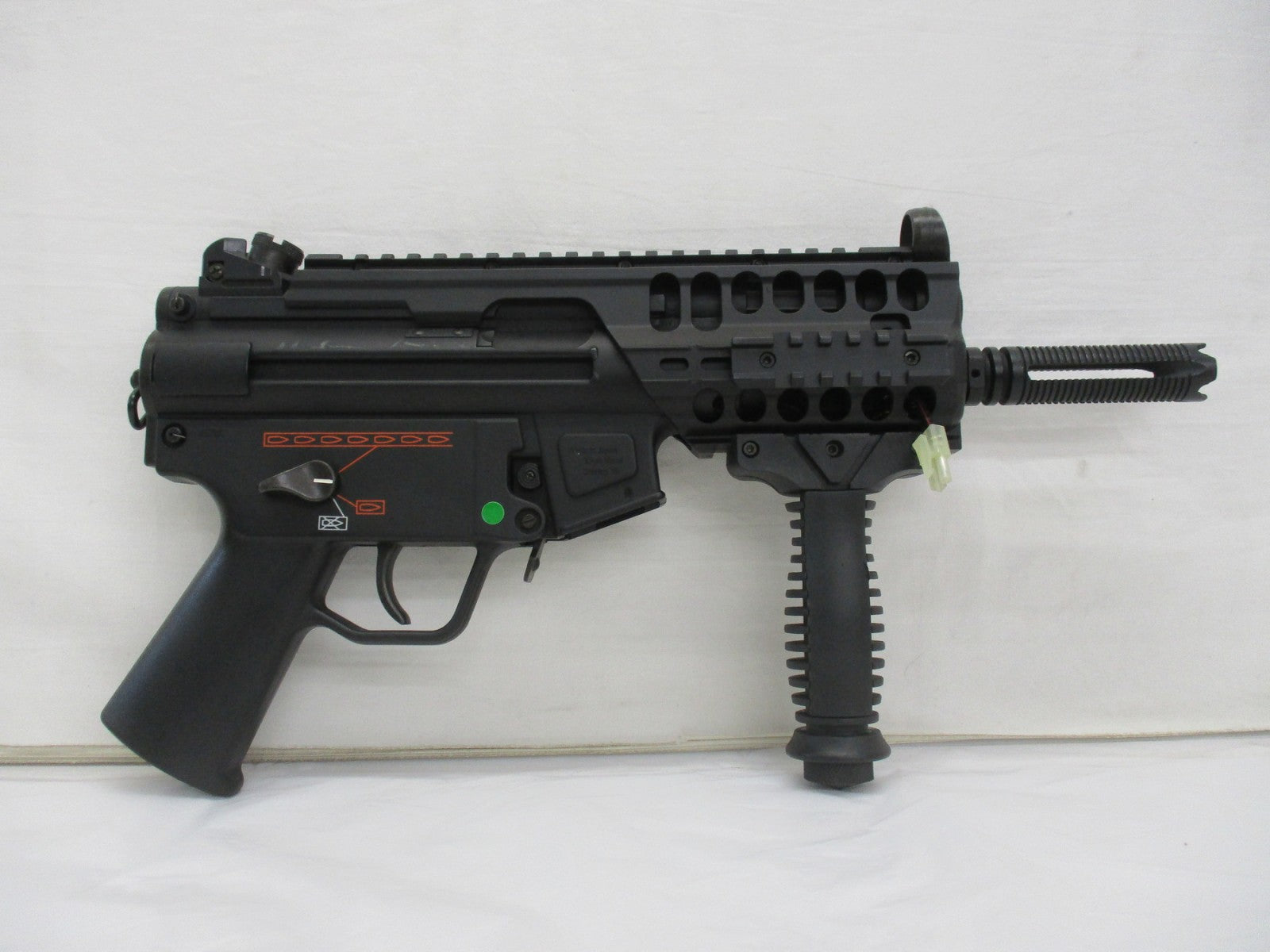 東京マルイ Kal 9mm ガン