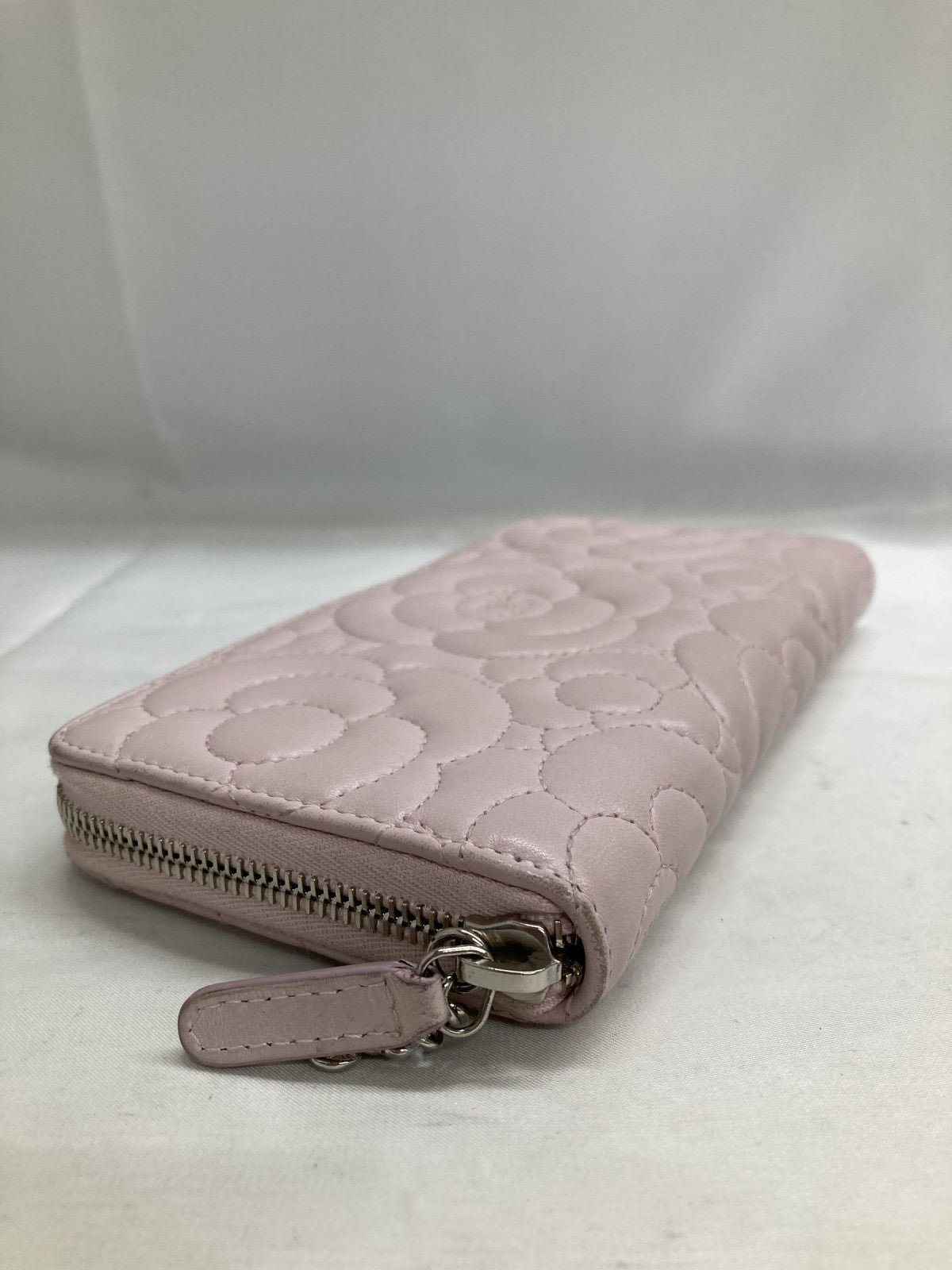 CHANEL カメリア ラウンドファスナー PNK