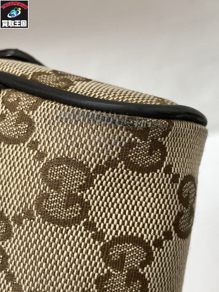 GUCCI ボディスリングバッグ GG