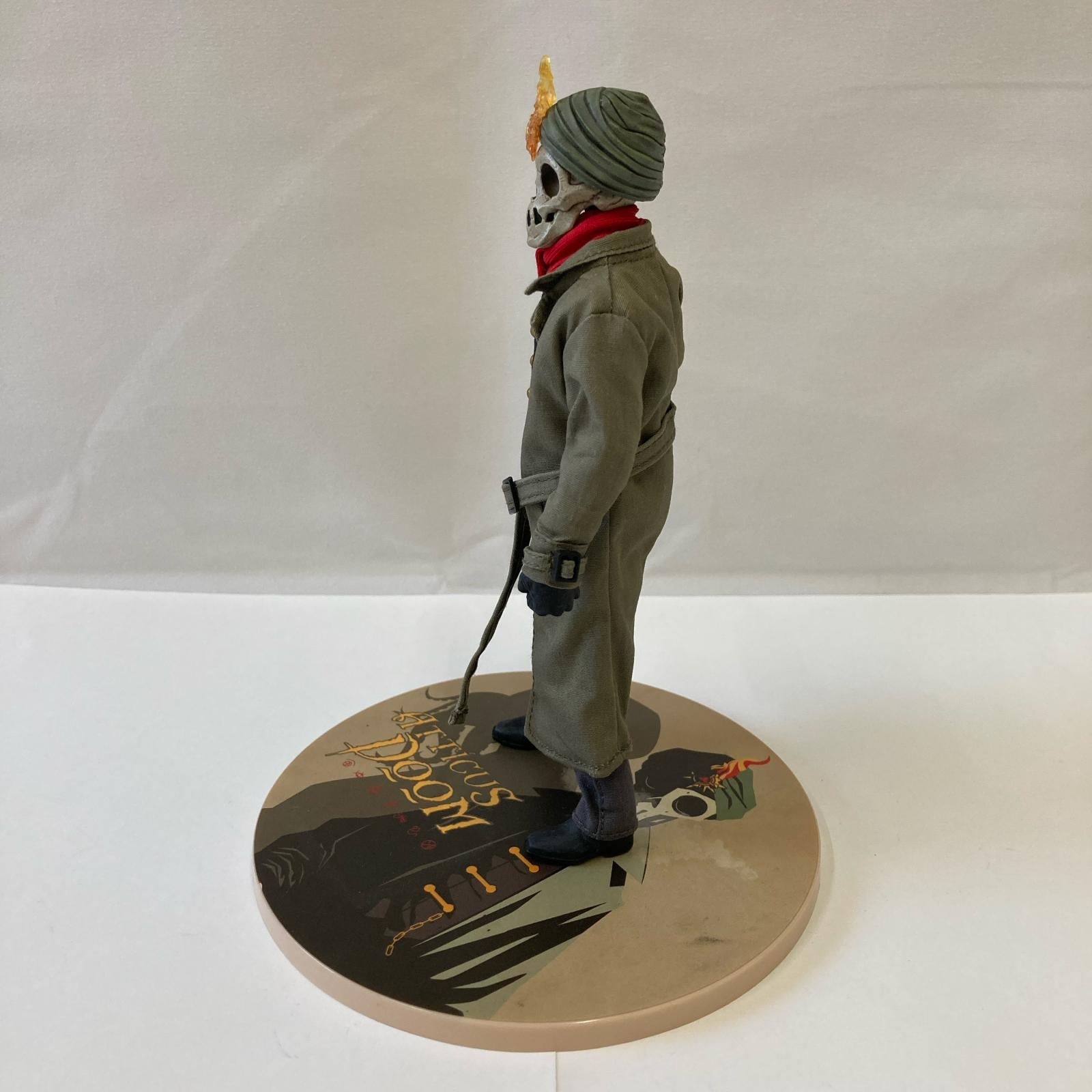 Mezco Atticus Doom フィギュア/グッズ