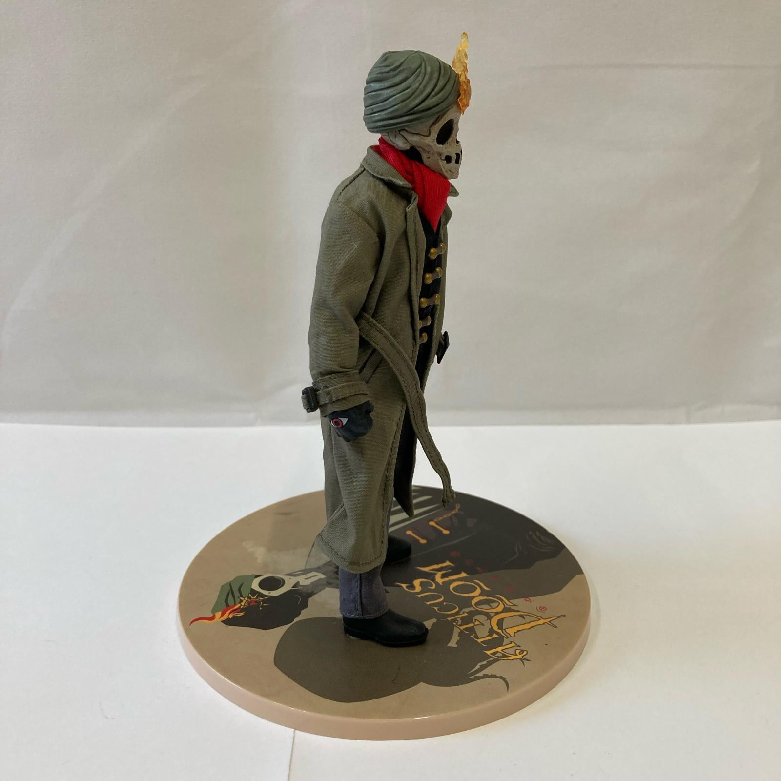 Mezco Atticus Doom フィギュア/グッズ