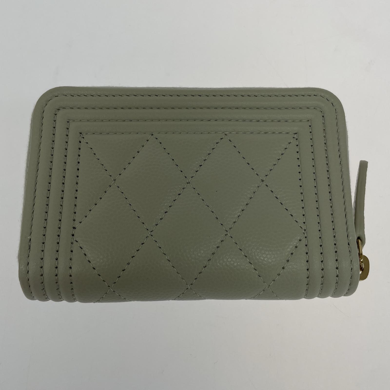 CHANEL ボーイシャネル キャビスキン コインケース アイボリー