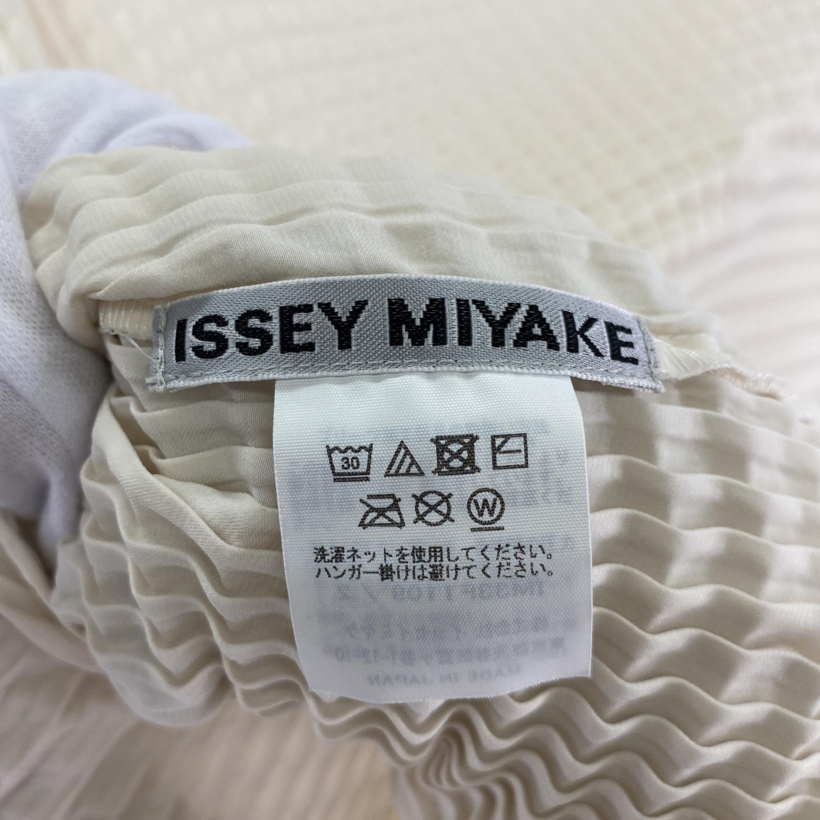 ワンピース ISSEY MIYAKE プリーツワンピース 2 アイボリー