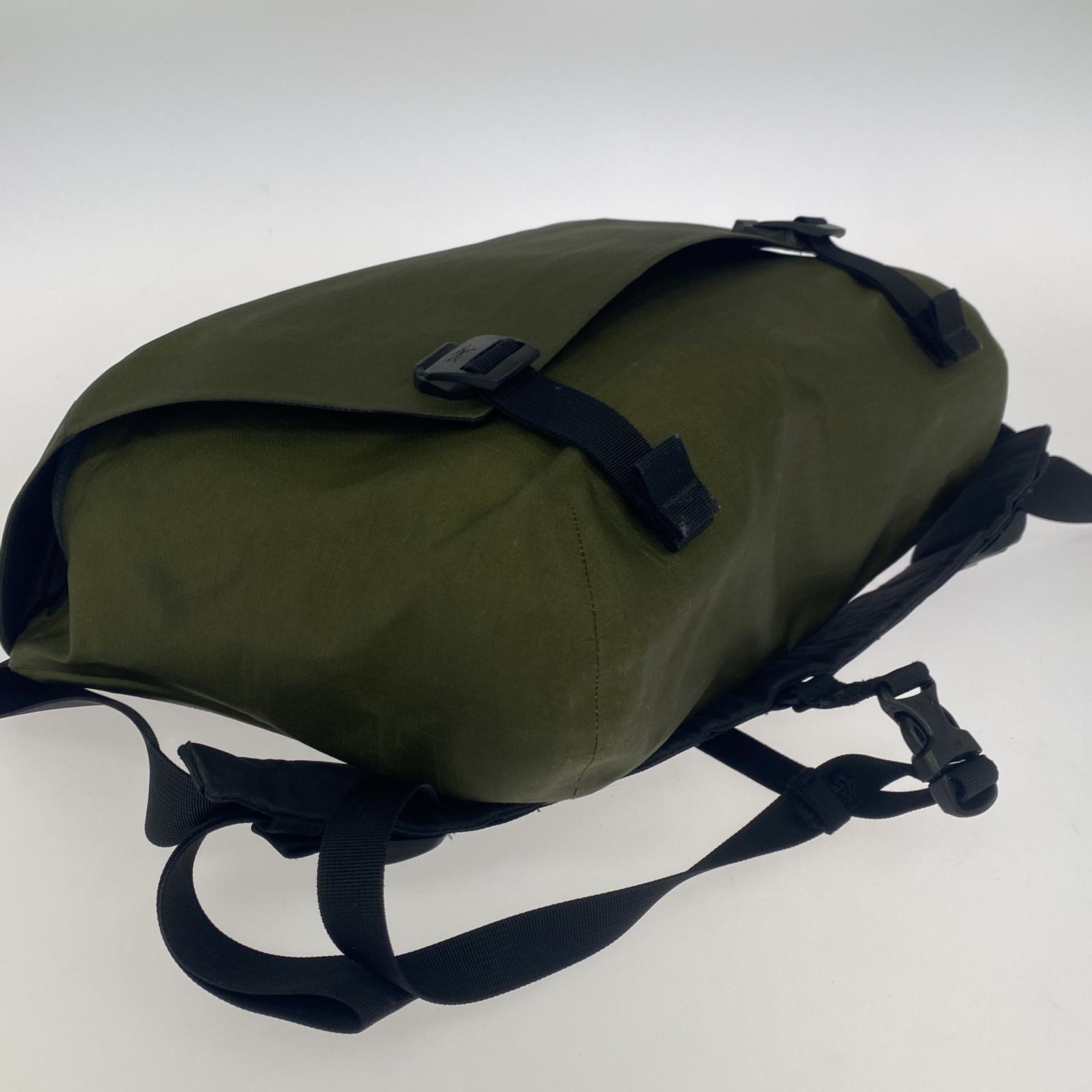 ショルダーバッグ granville 10 courier bag カーキ