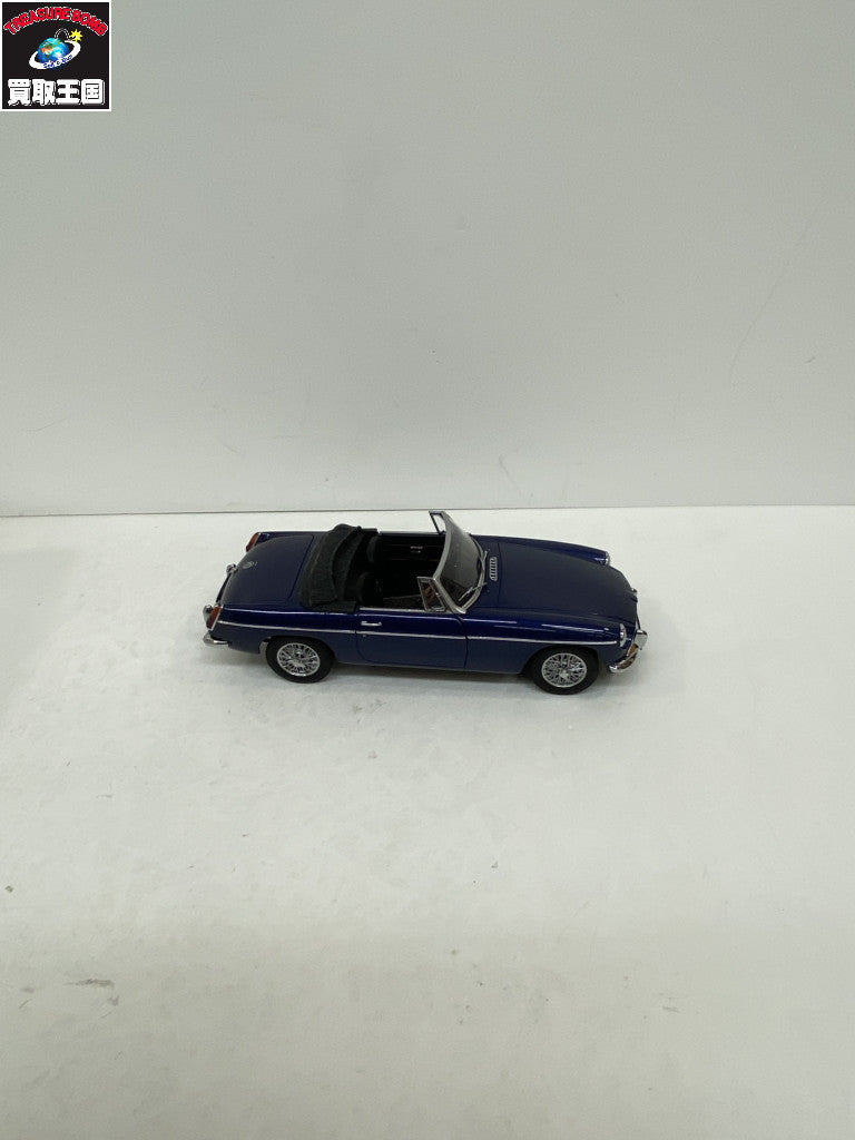 オートアート 1/18 MGB ロードスターMKⅡ スケールカー
