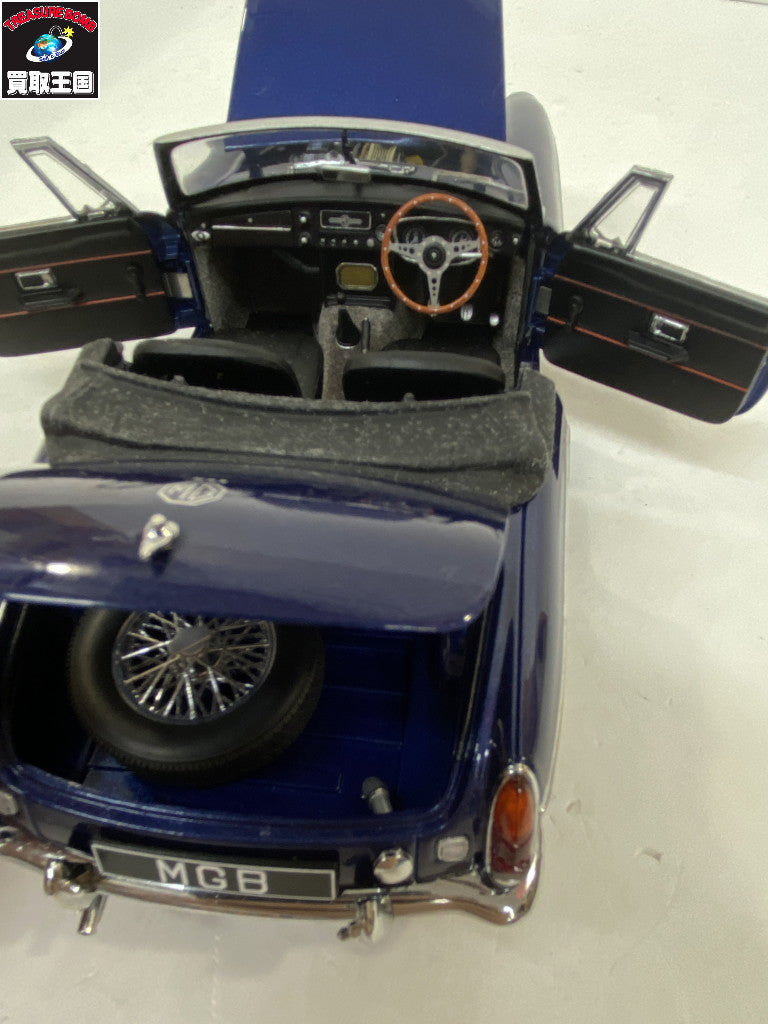 オートアート 1/18 MGB ロードスターMKⅡ スケールカー