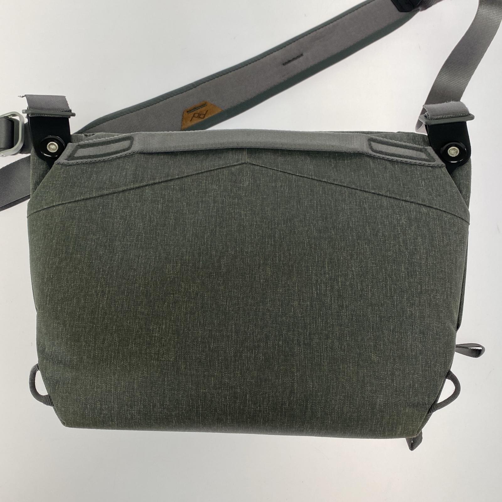 ショルダーバッグ Peak Design グレー