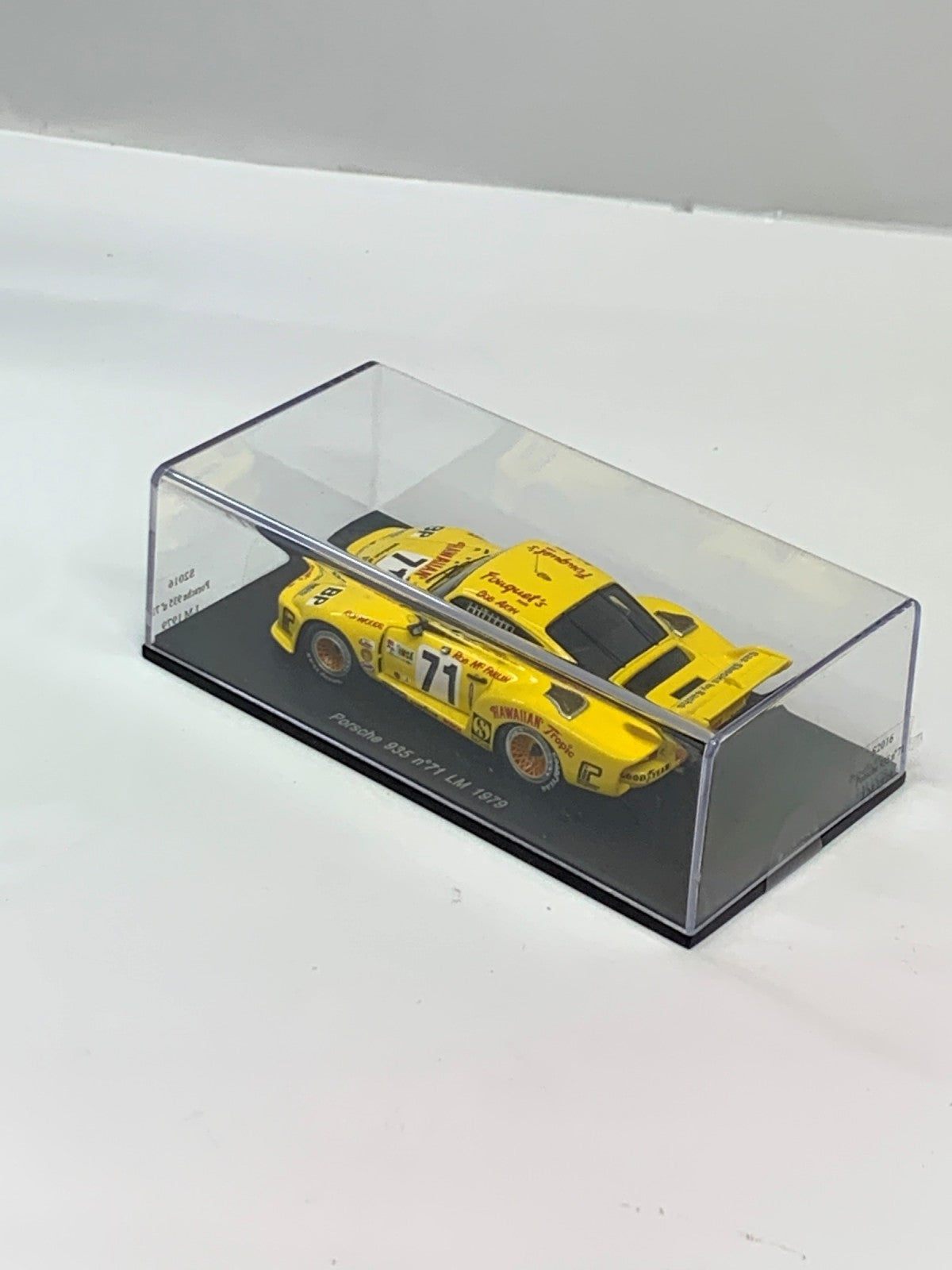 SPARK Porsche 935 LM 1979 スケールカー