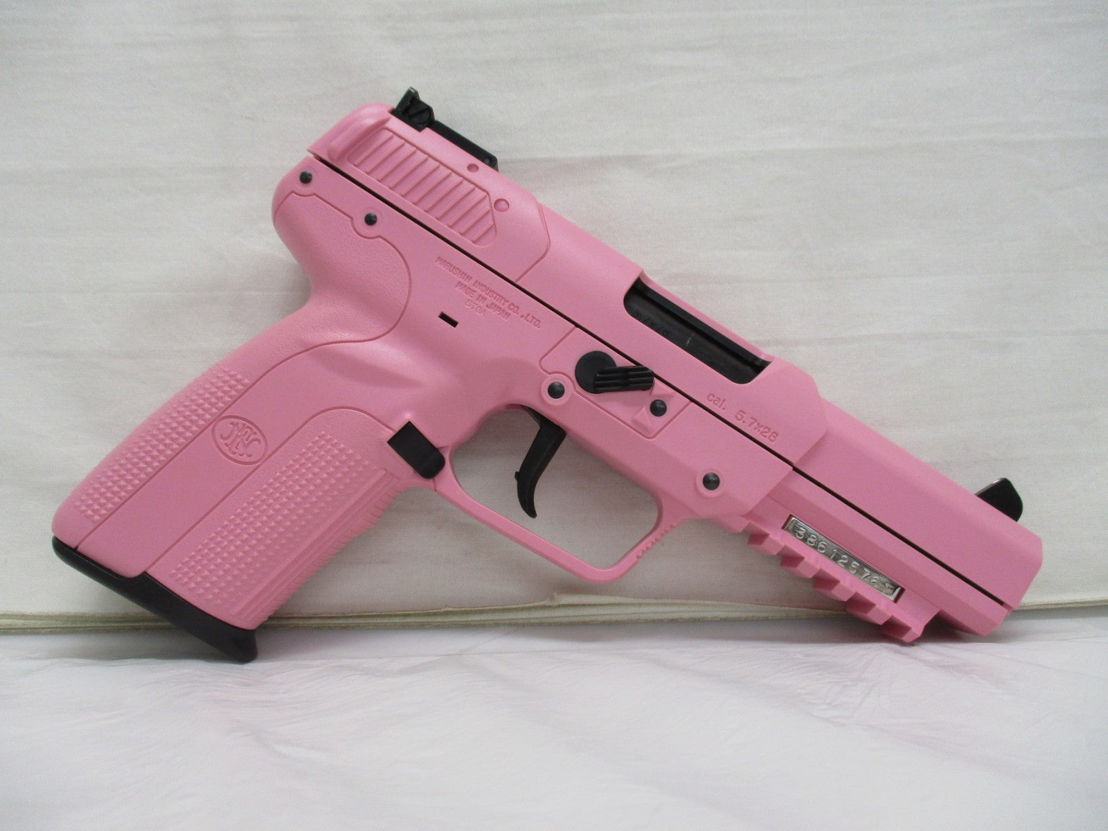 マルシン FN Five-seveN CO2ガスブローバック ver2 ピンク ガン