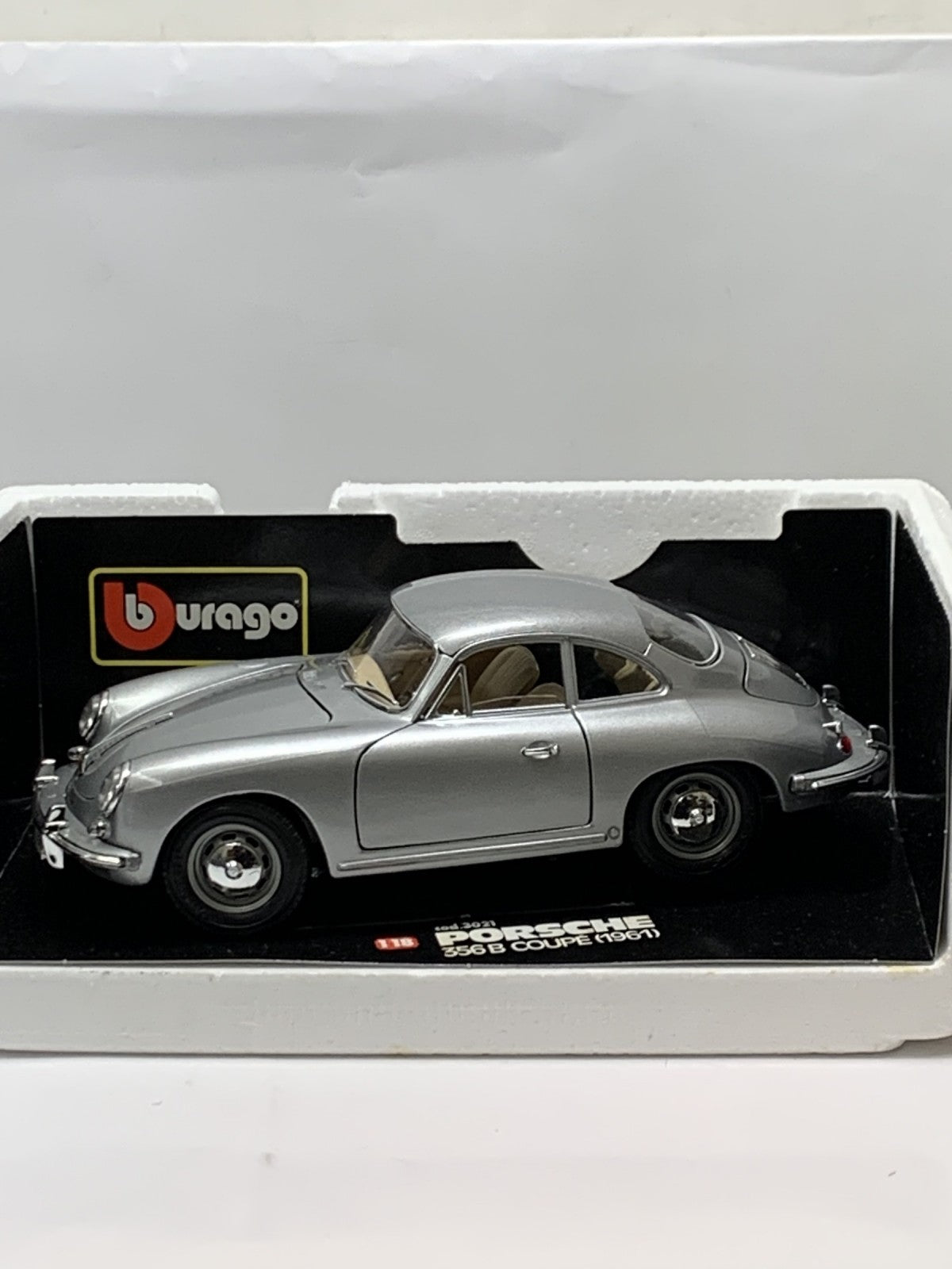 ブラーゴ 1/18 ポルシェ 356B 1961 シルバー スケールカー
