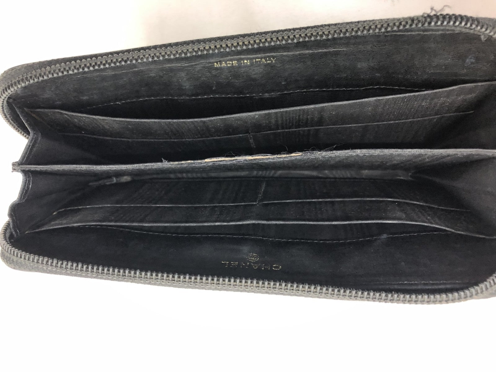 キャビアスキン ココマーク/ラウンドジップ長財布 ブラック