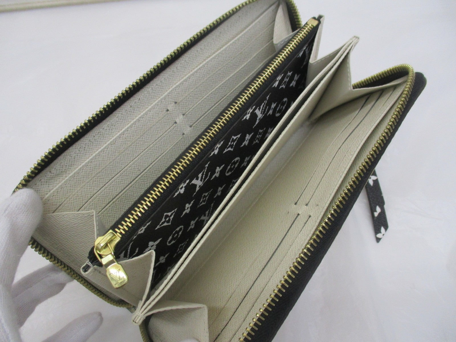 LV/ジッピーウォレット/モノグラム ジャングル/M44745 MM44745