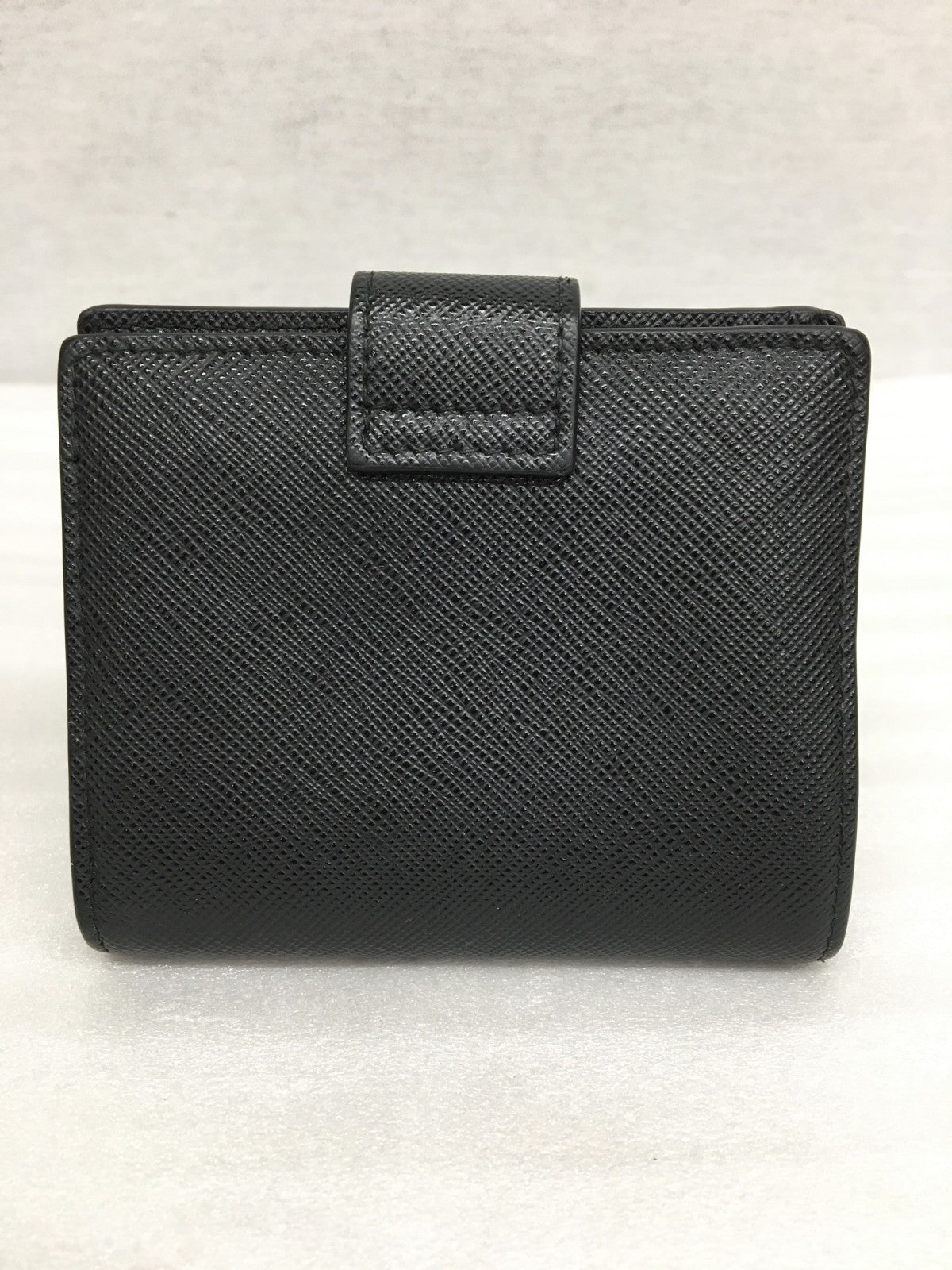 PRADA サフィアーノ トライアングル 二つ折り財布