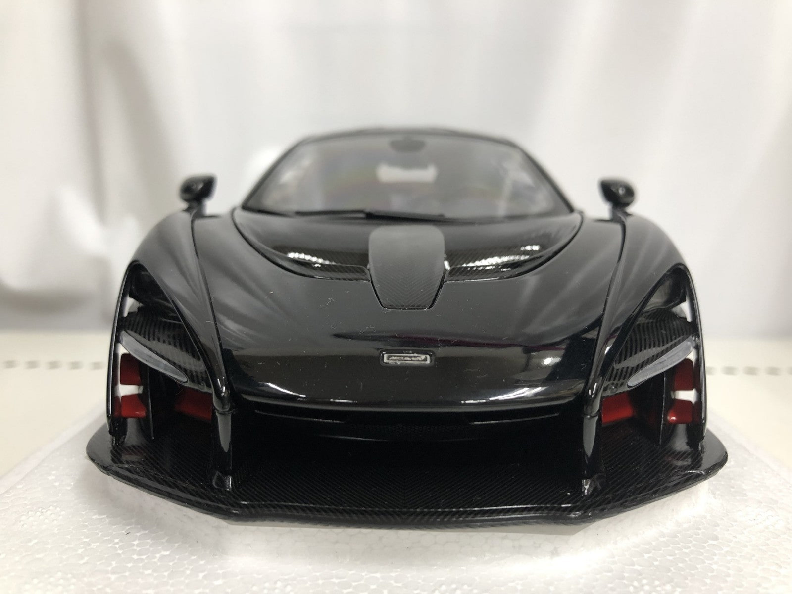 オートアート 1/18 マクラーレン セナ ブラック スケールカー