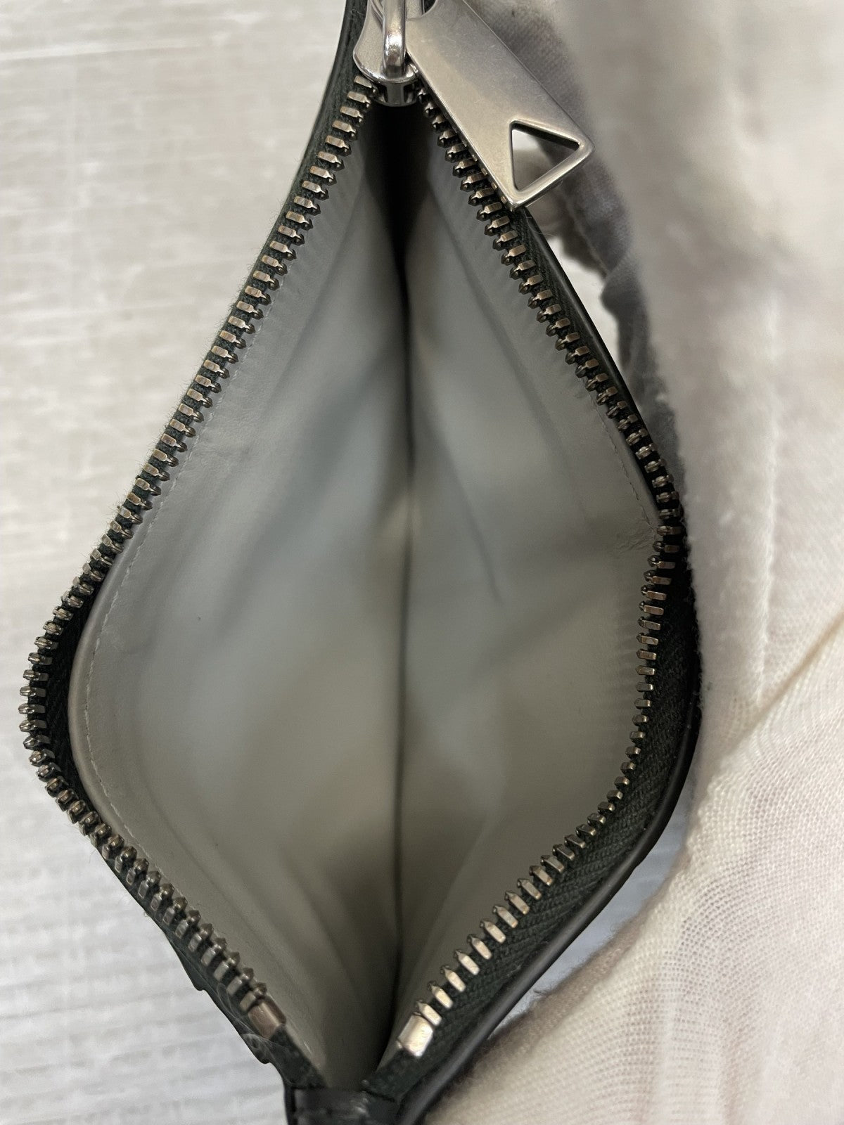 BOTTEGA VENETA ロングファスナー カセット カードケース ダクグリーン