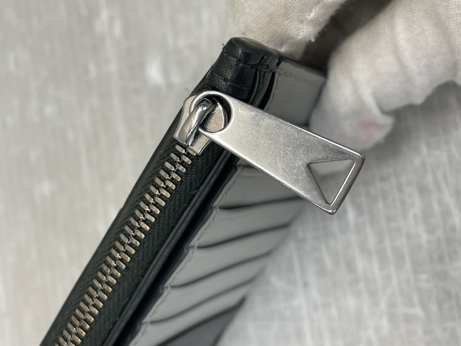 BOTTEGA VENETA ロングファスナー カセット カードケース ダクグリーン