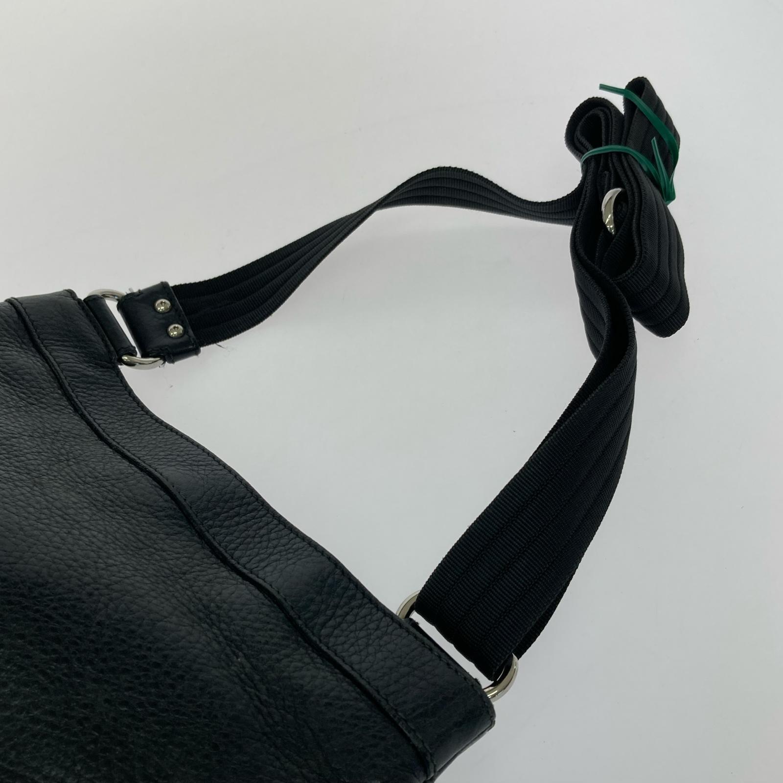 Salvatore Ferragamo ガンチーニ ショルダーバッグ
