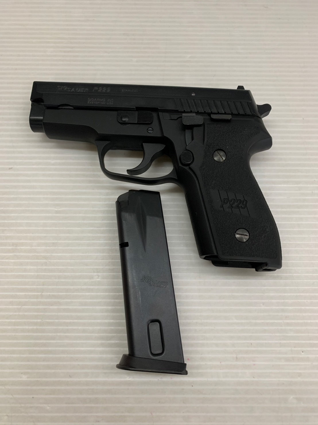 タナカ SIG SAUER P229 モデルガン ガン