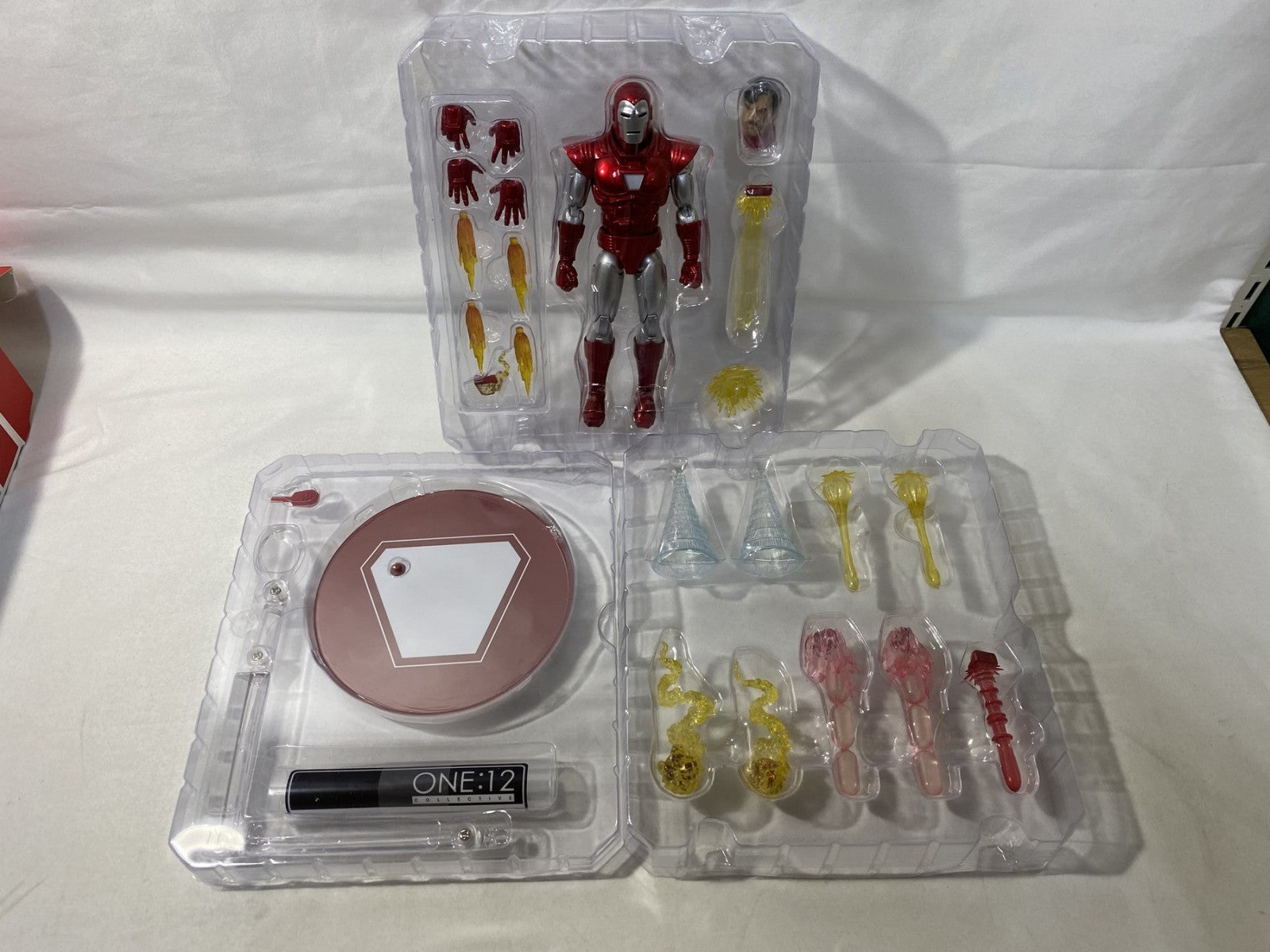 MEZCO ONE:12 シルバーセンチュリオン アイアンマン フィギュア/グッズ