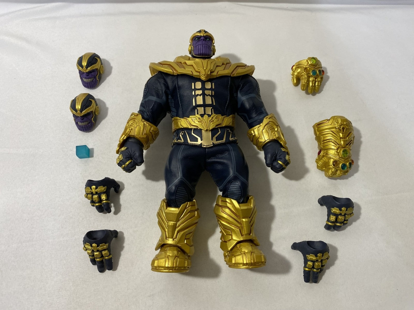 MEZCO ONE:12 サノス フィギュア/グッズ