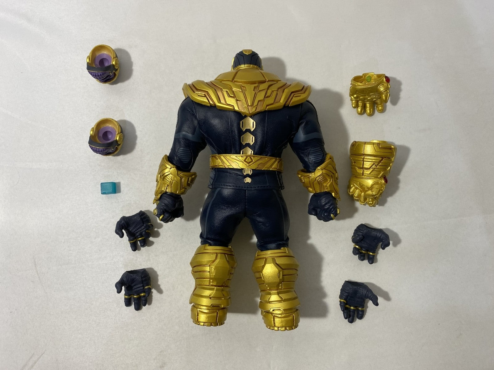 MEZCO ONE:12 サノス フィギュア/グッズ
