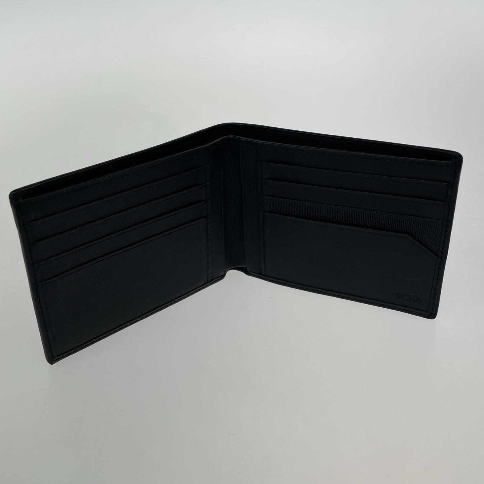 コンパクトウォレット 二つ折り財布 黒 ブラック