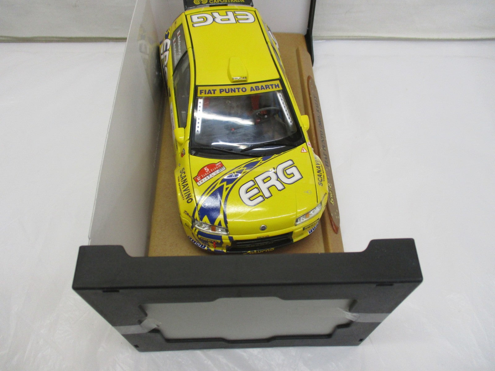 RICKO 1/18 FIAT PUNTO (2003) RALLY スケールカー