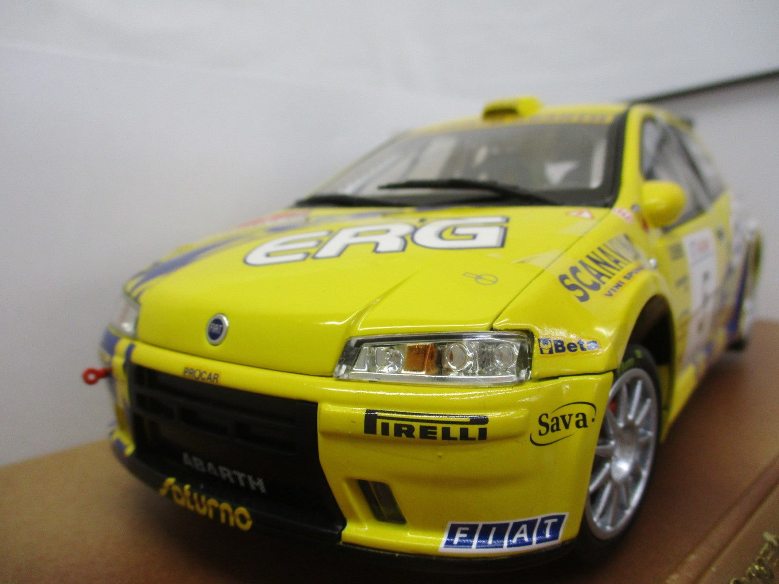 RICKO 1/18 FIAT PUNTO (2003) RALLY スケールカー