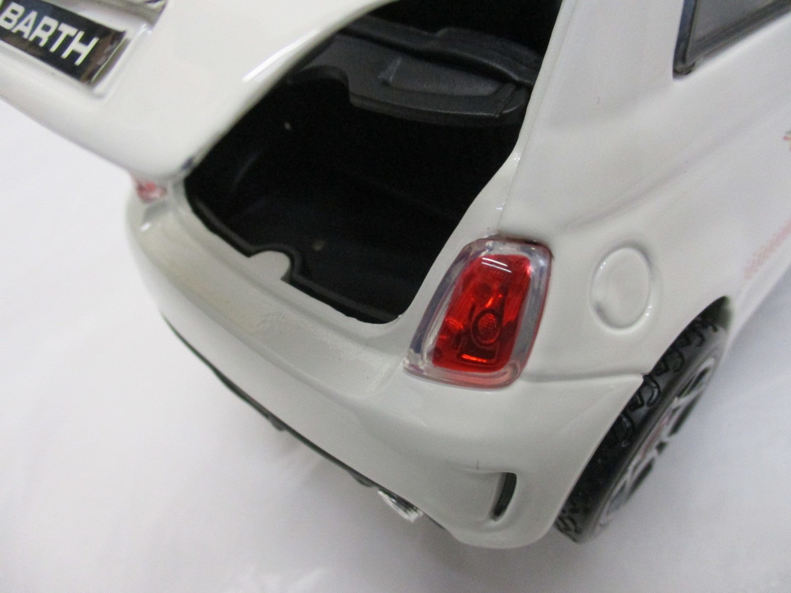 Bburago 1/18 ABARTH 500 2008 スケールカー
